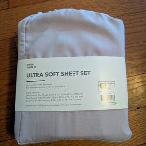 Twin/XL lavendar sheets polyester